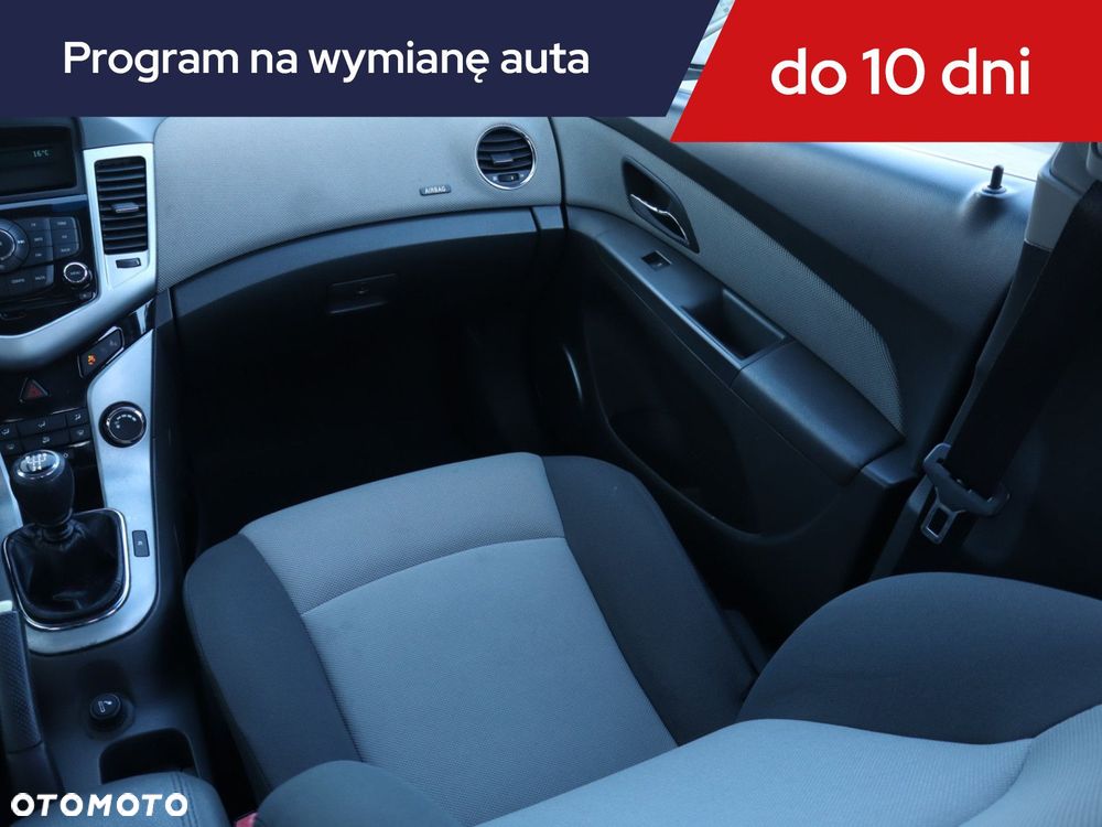 Chevrolet Cruze - 10
