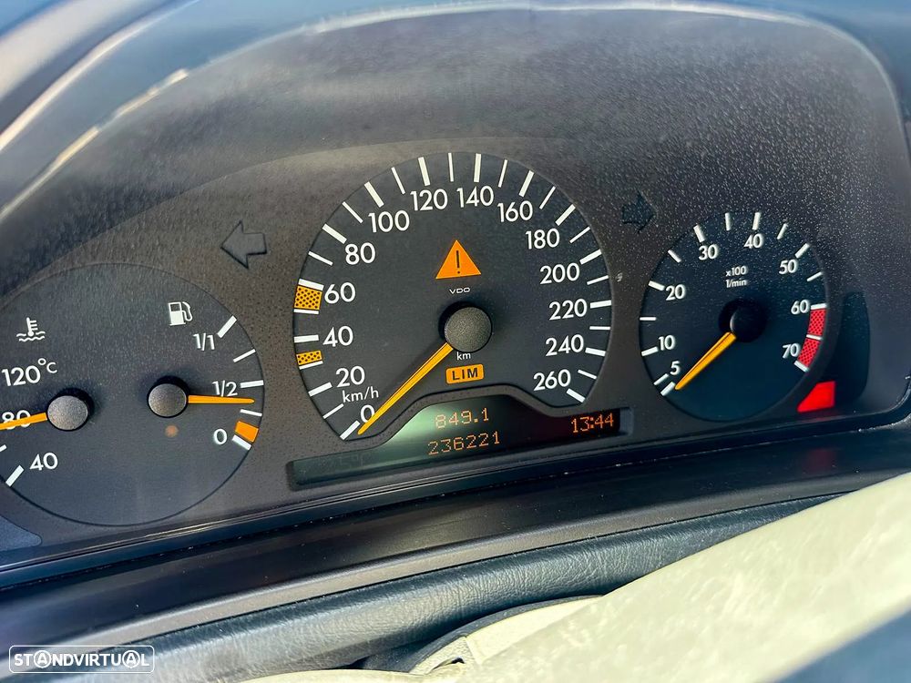 Mercedes-Benz CLK 320 - 9