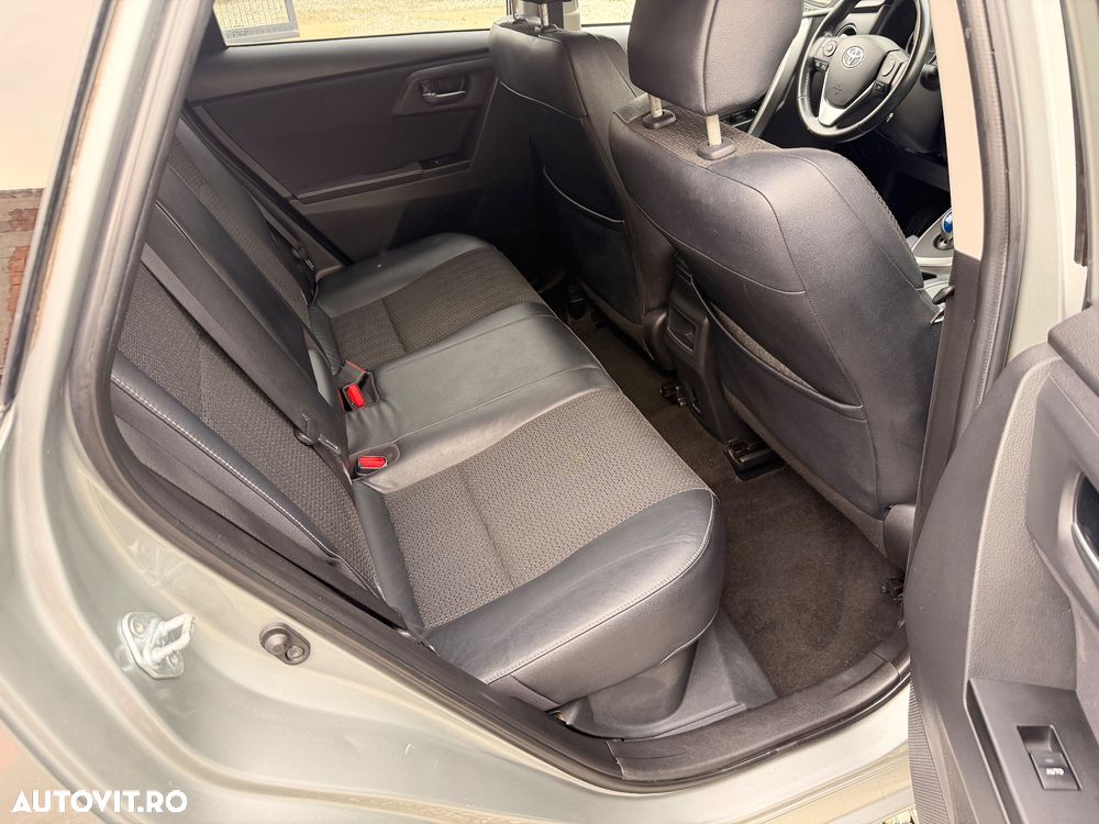 Toyota Auris ver-1-4-d--4d-unique - 18