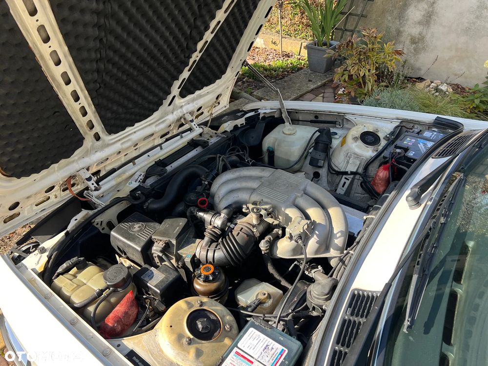 BMW Seria 3 325i - 23