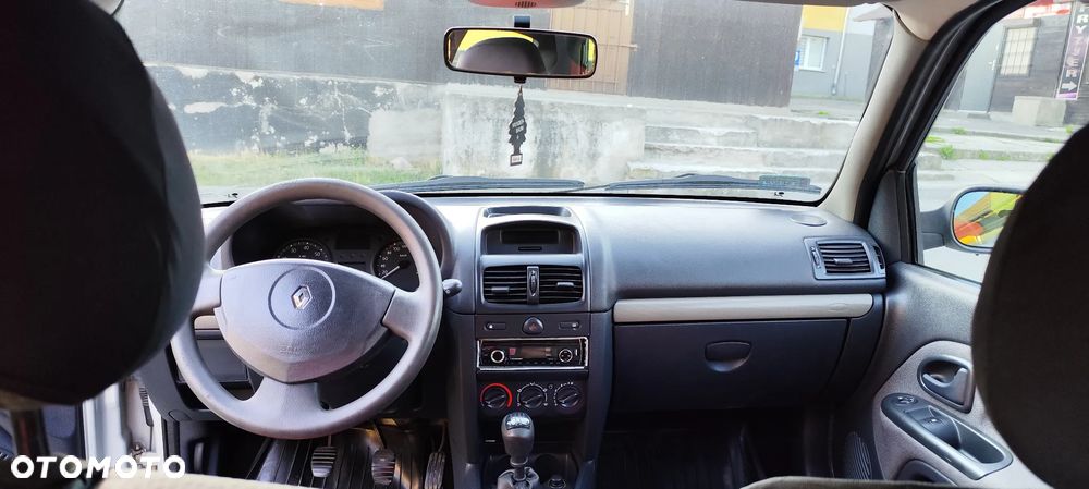 Renault Clio - 8
