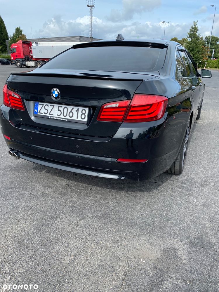 BMW Seria 5 525d - 9