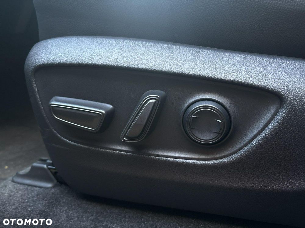 Toyota Land Cruiser LC 2.8 D-4D Executive - 32