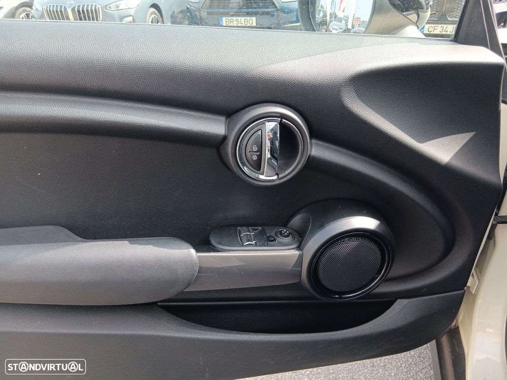 MINI 3 Portas Cooper D Auto - 17