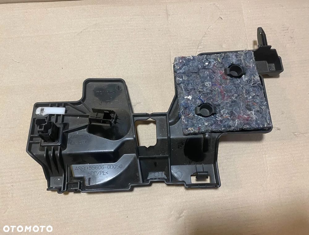 Osłona pod deskę konsolę lewa 55606-0D050 Toyota Yaris III 2019r. OE - 2