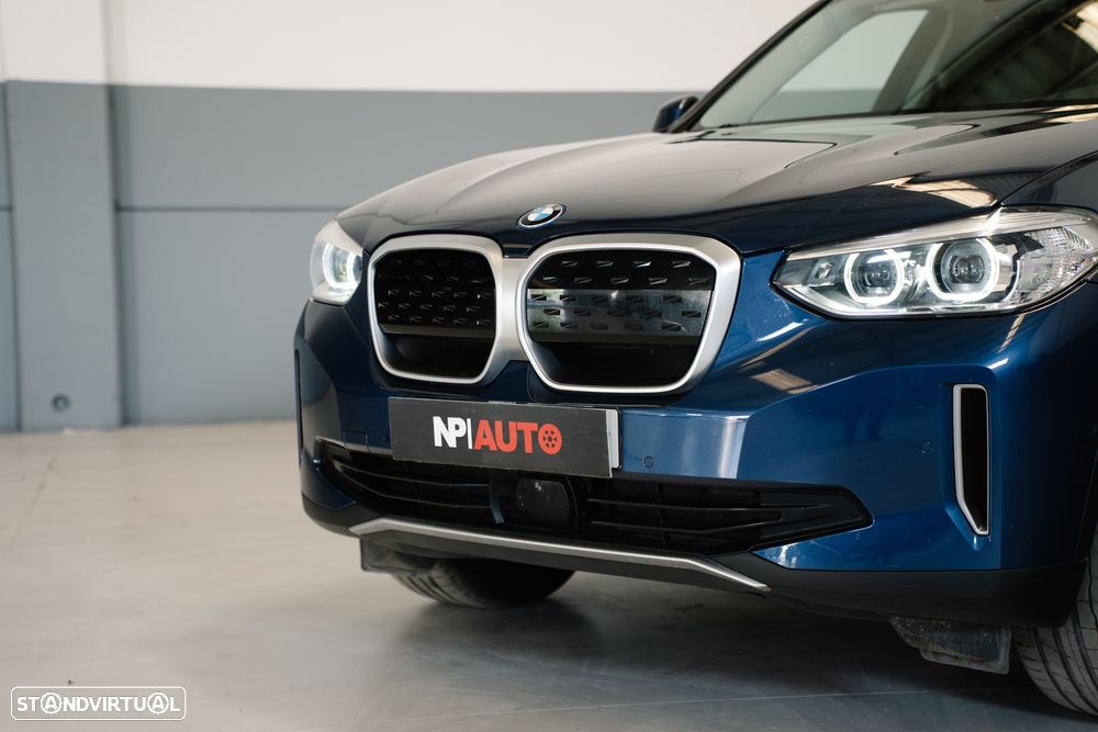 BMW iX3 - 12