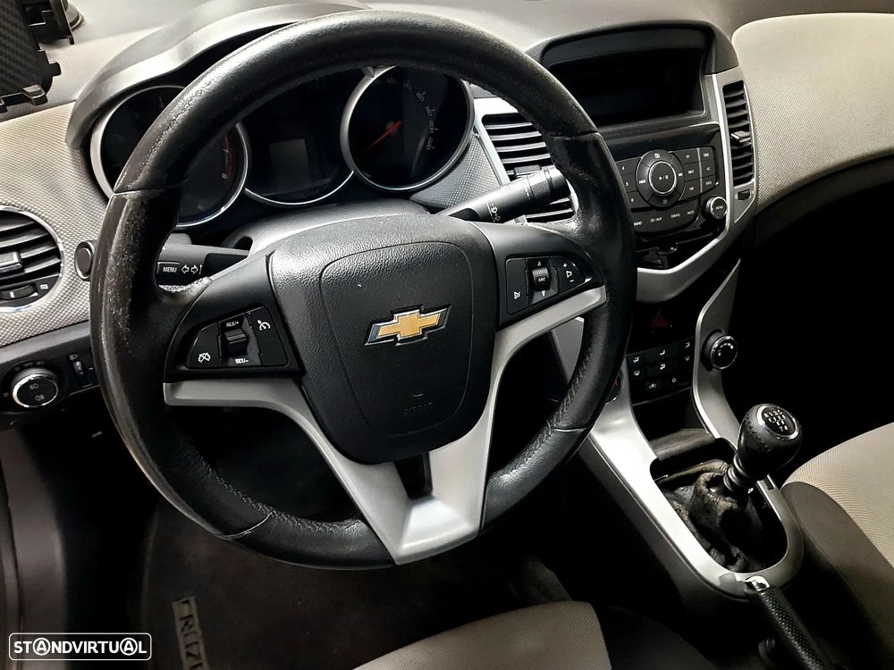 Chevrolet Cruze - 11