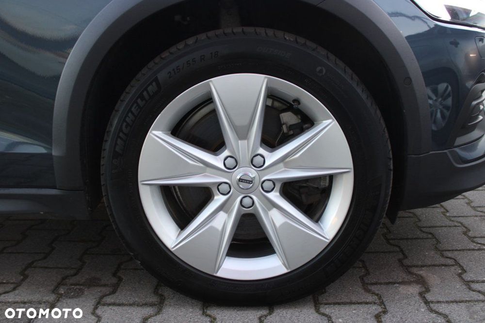 Volvo V60 Cross Country - 9