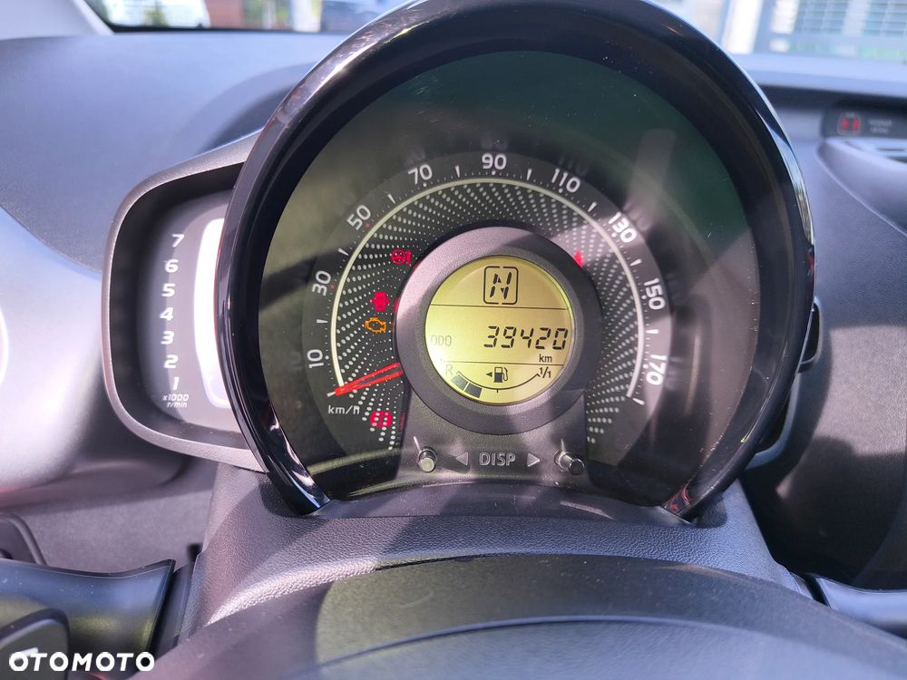Toyota Aygo x.shift x-play connect - 9