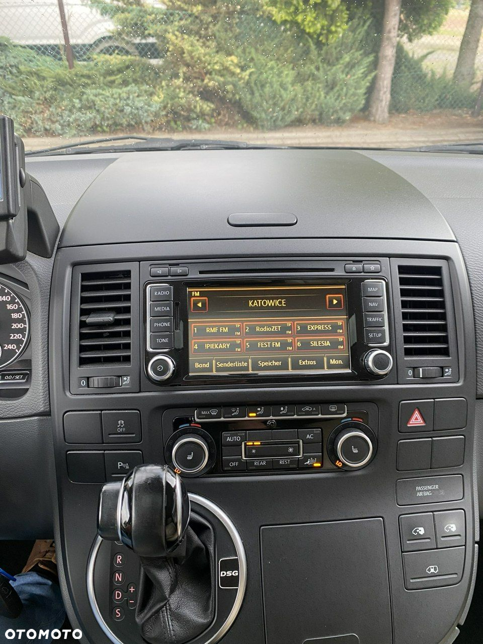 Volkswagen Multivan - 26