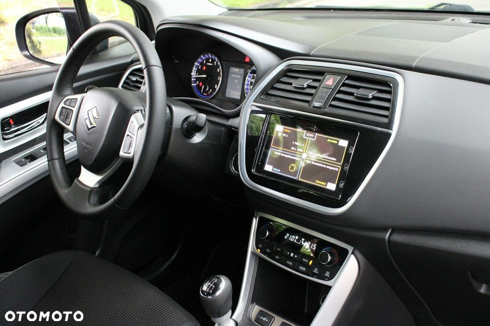 Suzuki SX4 S-Cross 1.4 T Premium 4WD - 24