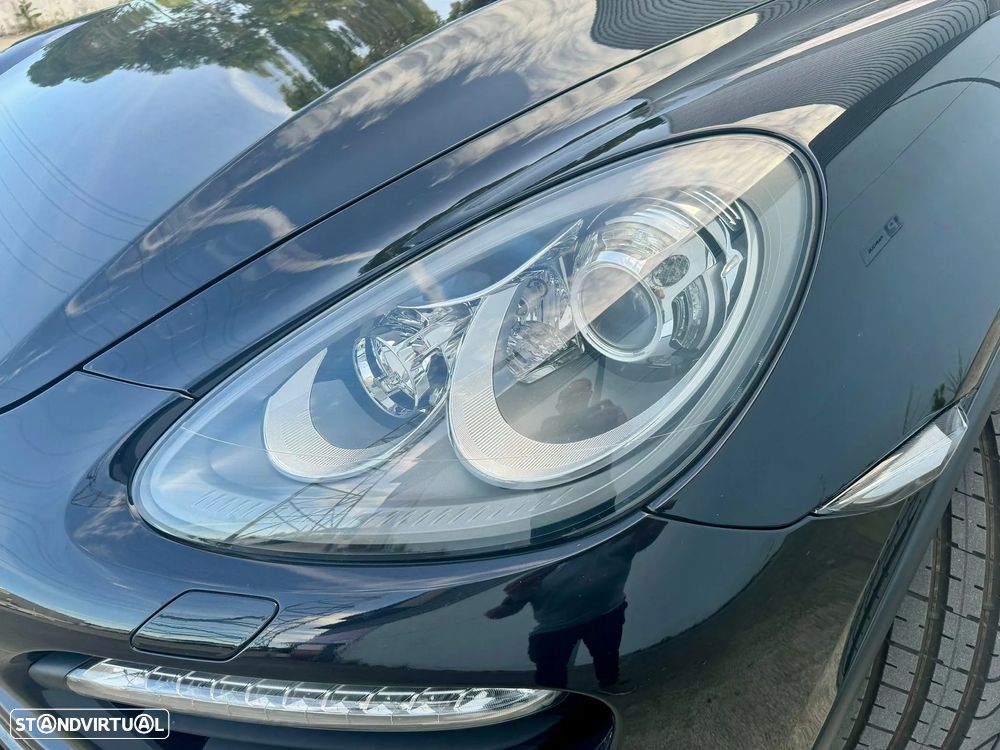 Porsche Cayenne Turbo - 11