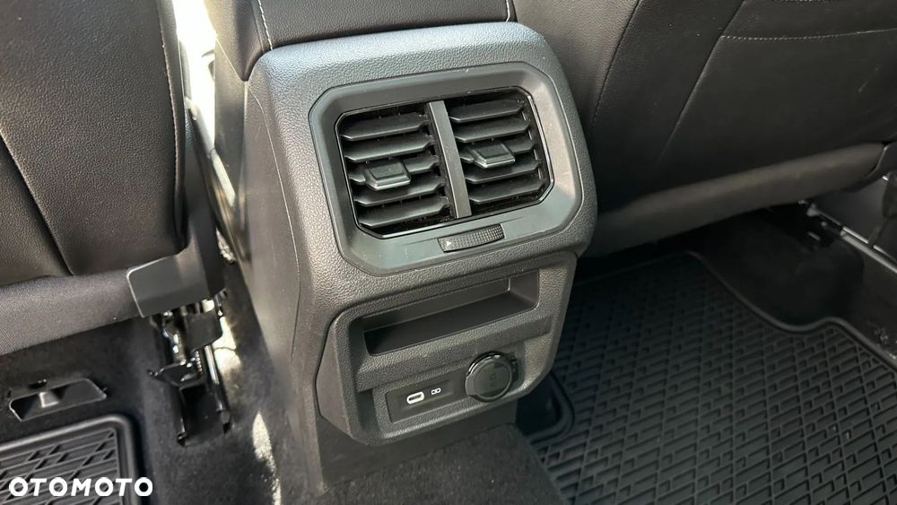 Volkswagen Tiguan - 19
