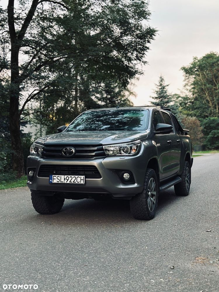 Toyota Hilux - 1