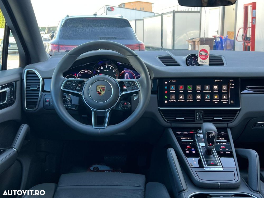 Porsche Cayenne - 9