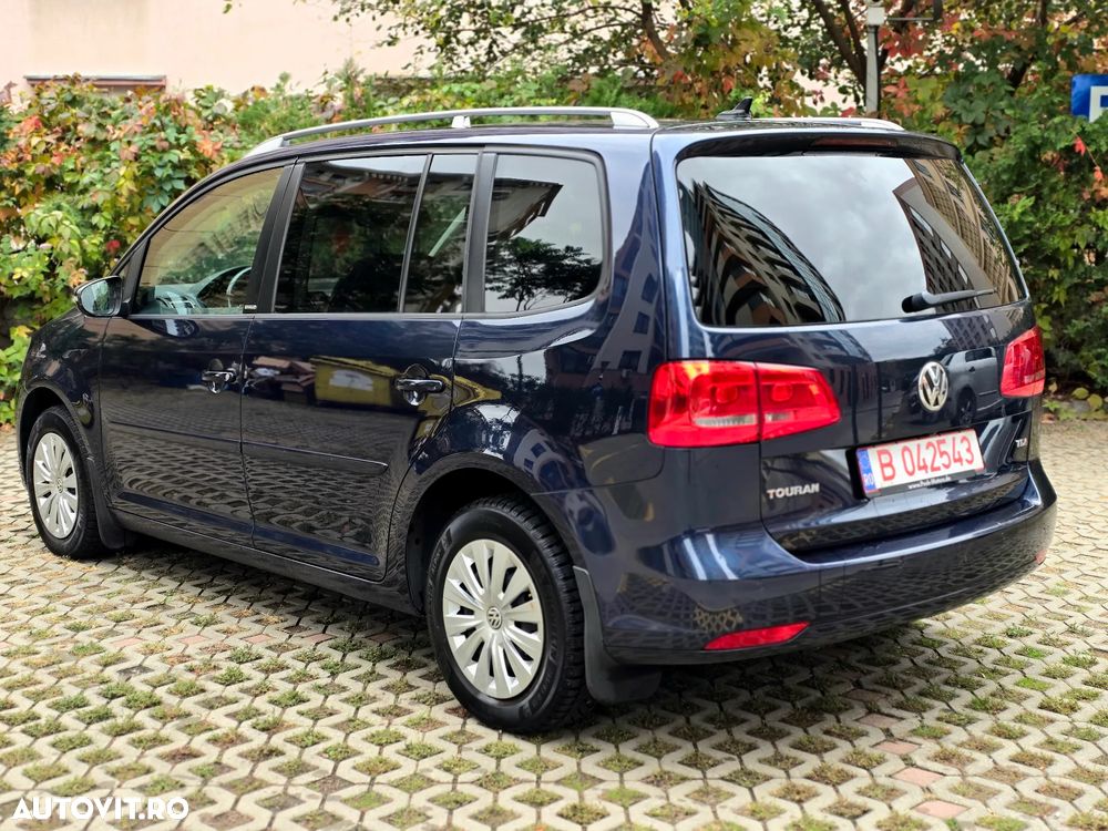 Volkswagen Touran 2012 photo 3