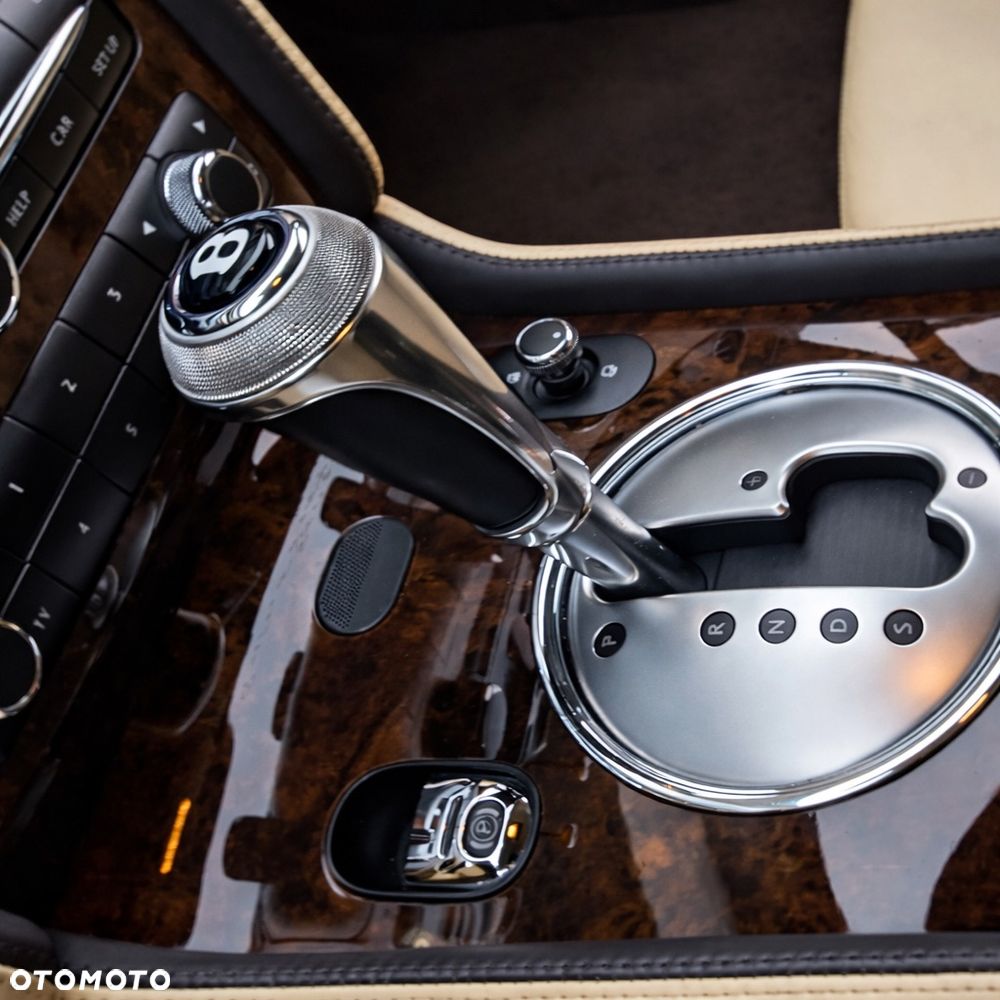 Bentley Flying Spur - 5