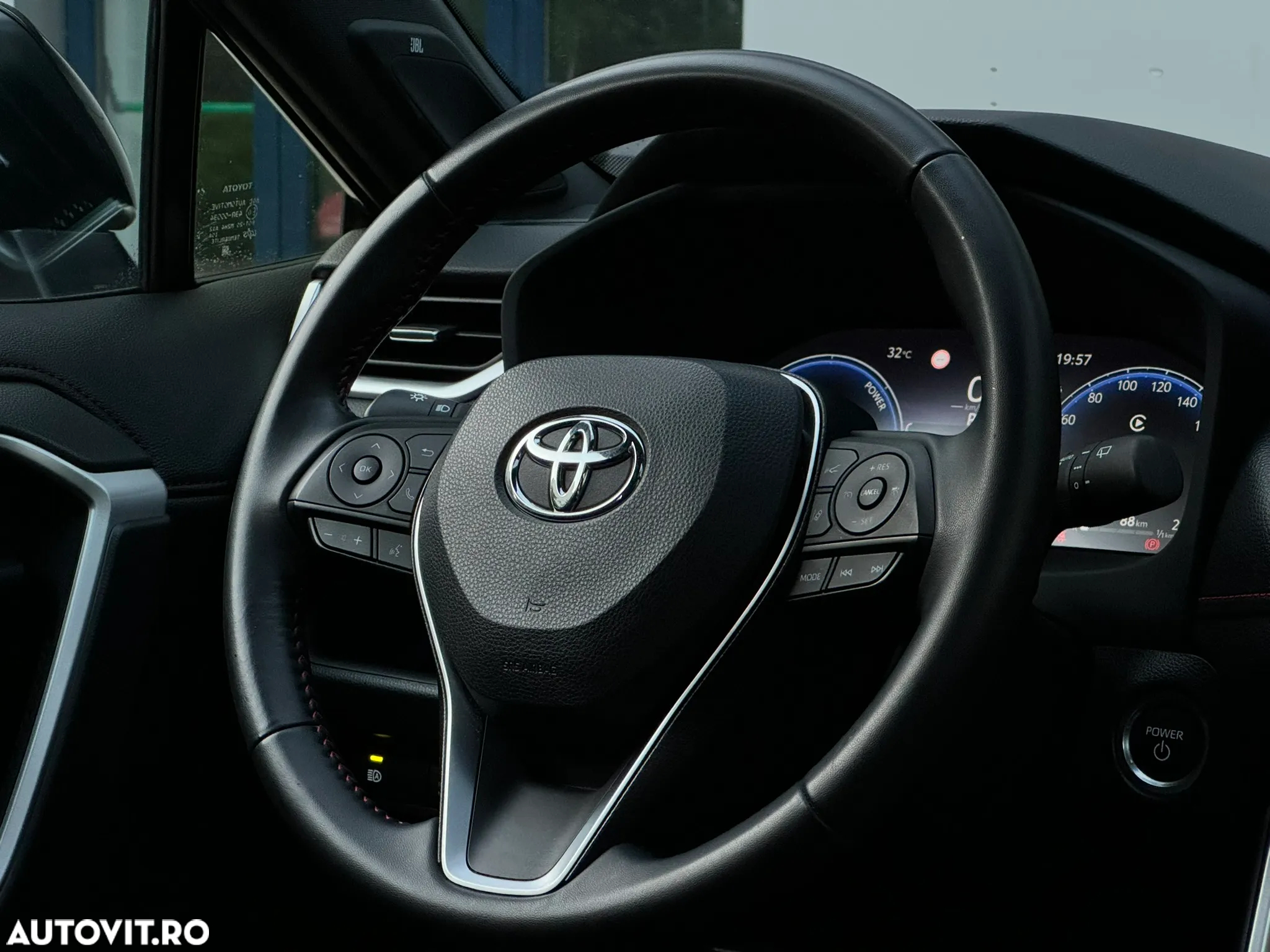 Toyota RAV4 - 23