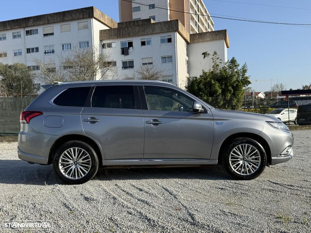 Mitsubishi Outlander 2.4 Instyle - 9