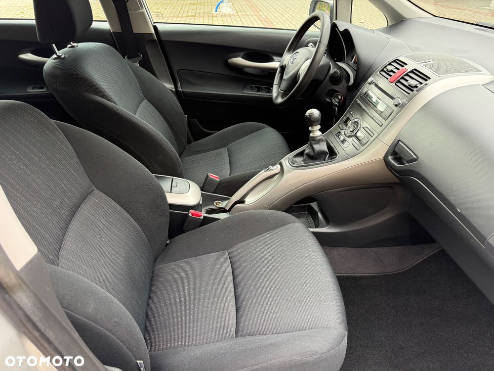 Toyota Auris 1.33 VVT-i - 16