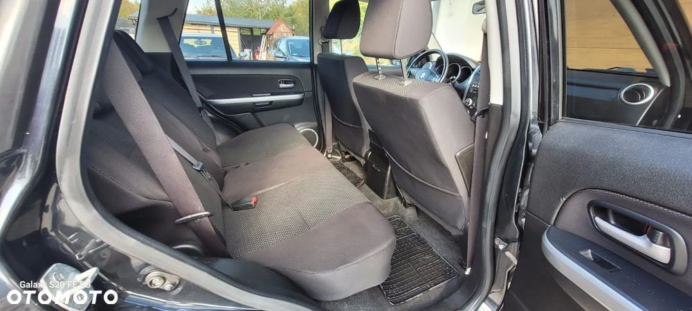 Suzuki Grand Vitara 2.4 De Luxe - 21