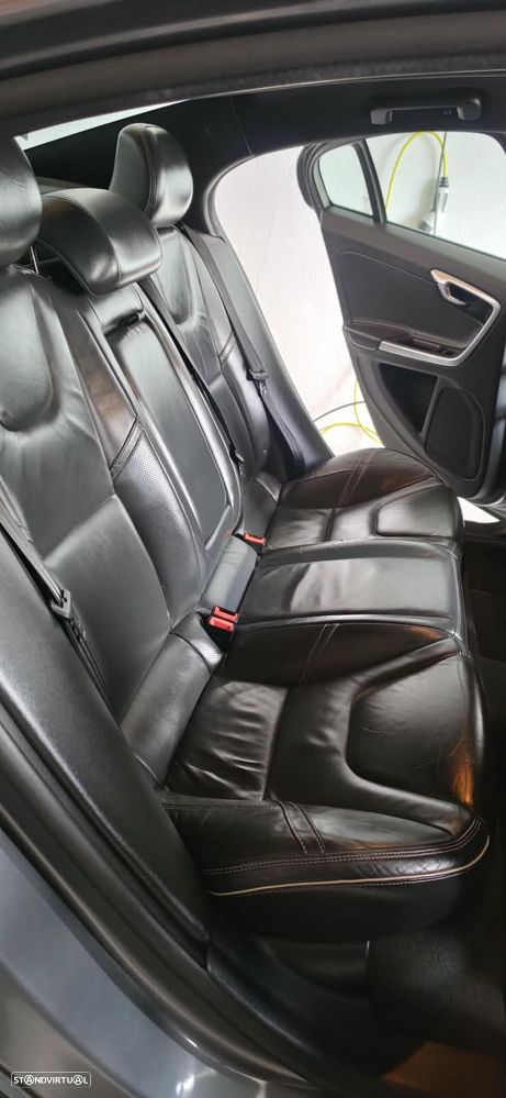 Volvo S60 2.0 D4 R-Design Geartronic - 9