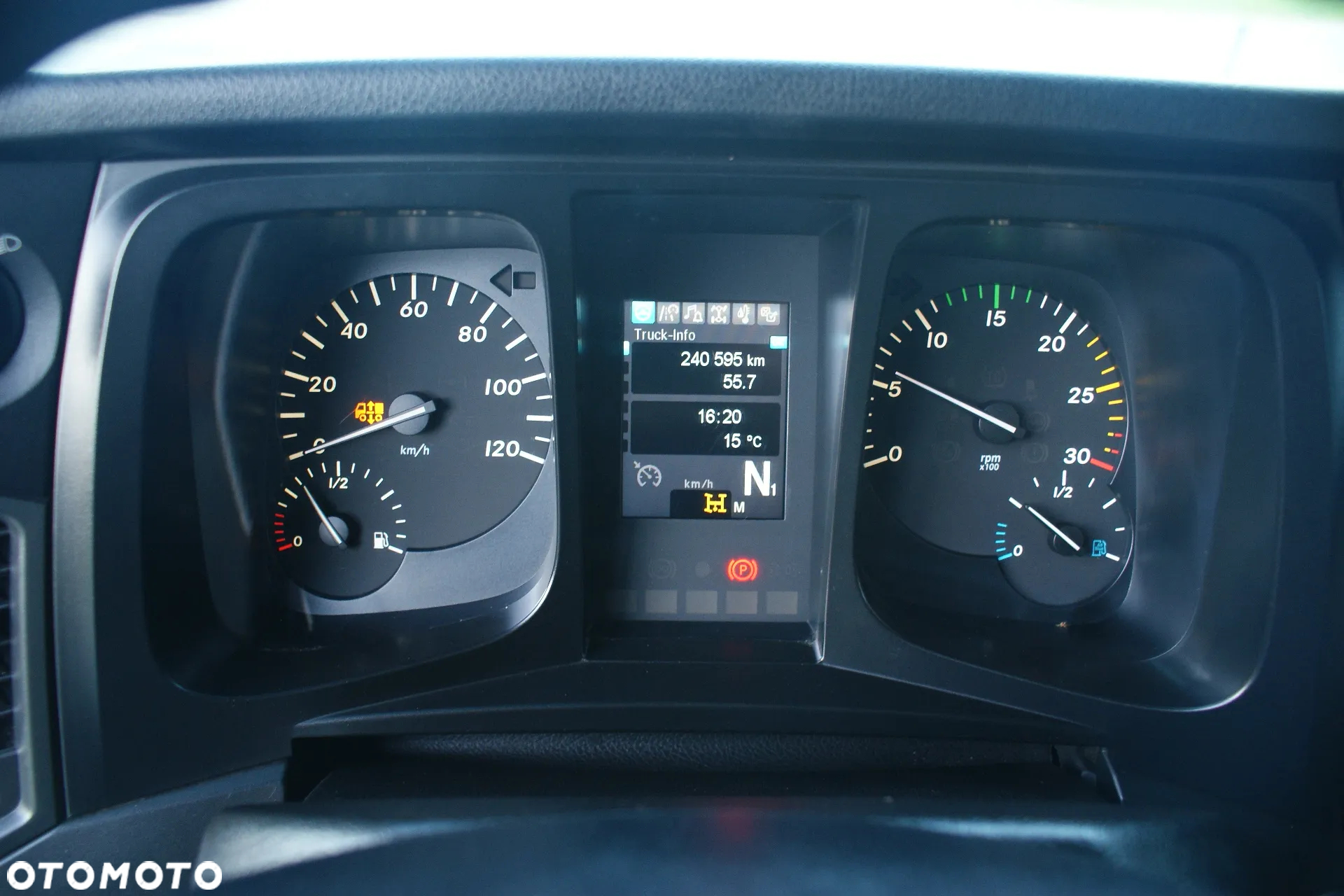 Mercedes-Benz Antos Actros 1830 - 11