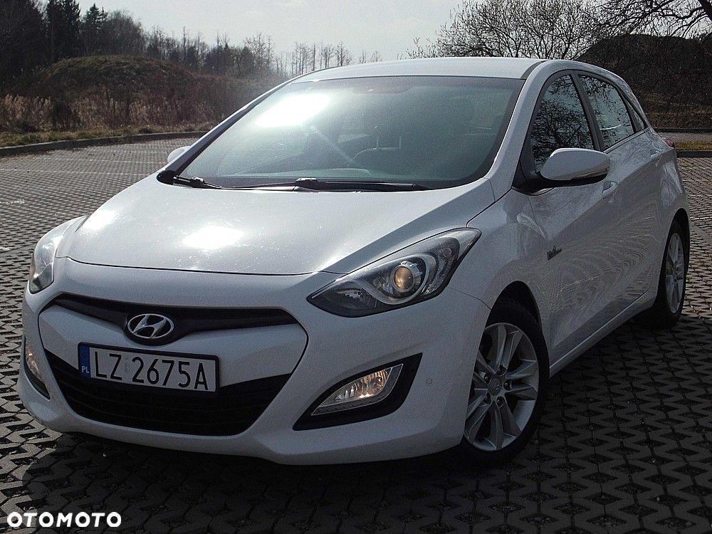 Hyundai i30 1.6 CRDi Fifa World Cup Edition - 11