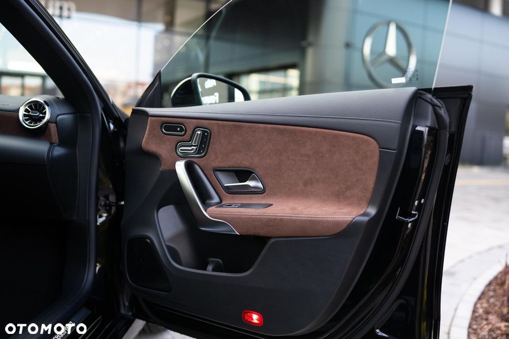Mercedes-Benz CLA - 40