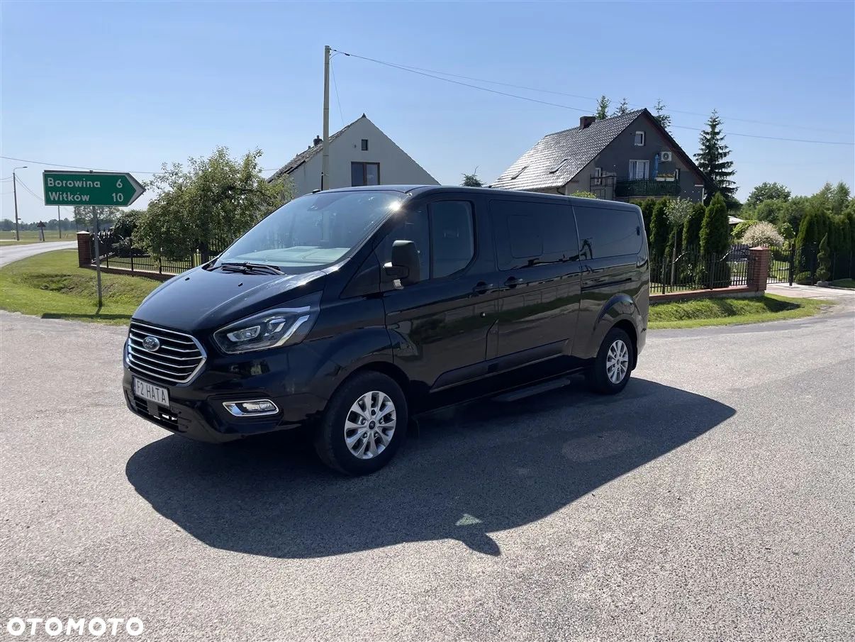 Ford Tourneo Custom - 1