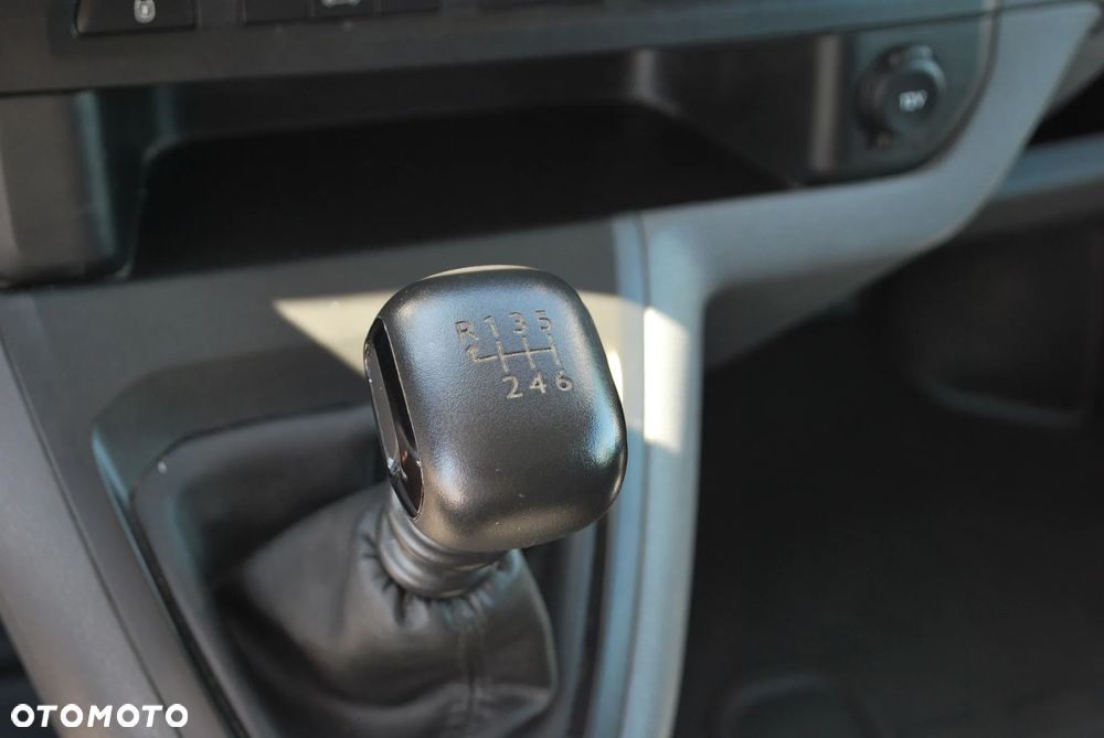 Peugeot EXPERT - 15