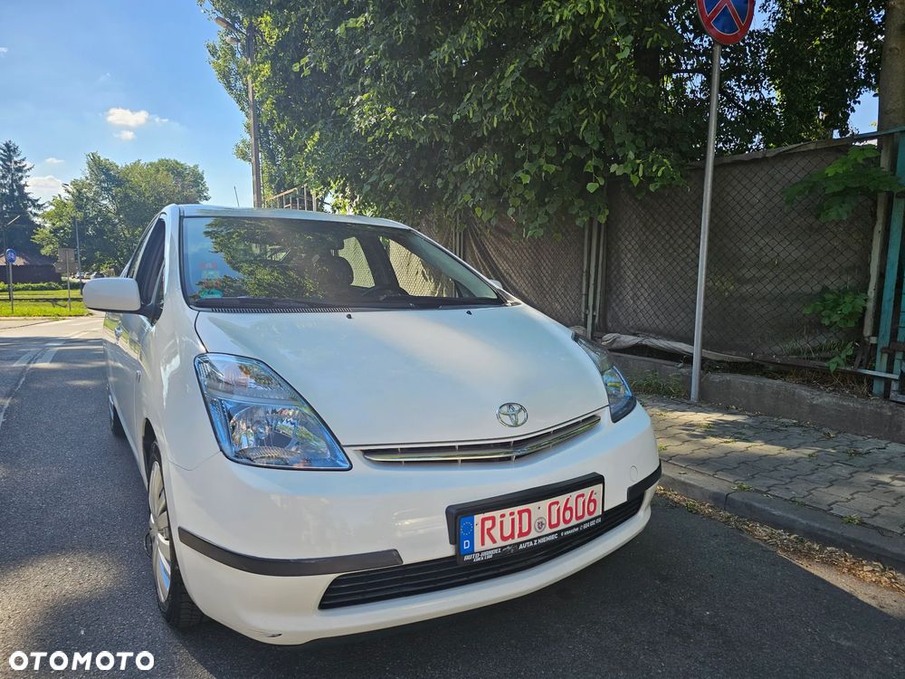 Toyota Prius 1.5 VVT-i Prestige - 4