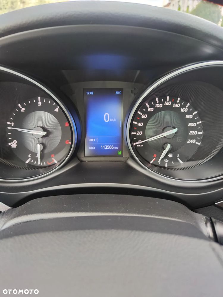 Toyota Avensis - 22