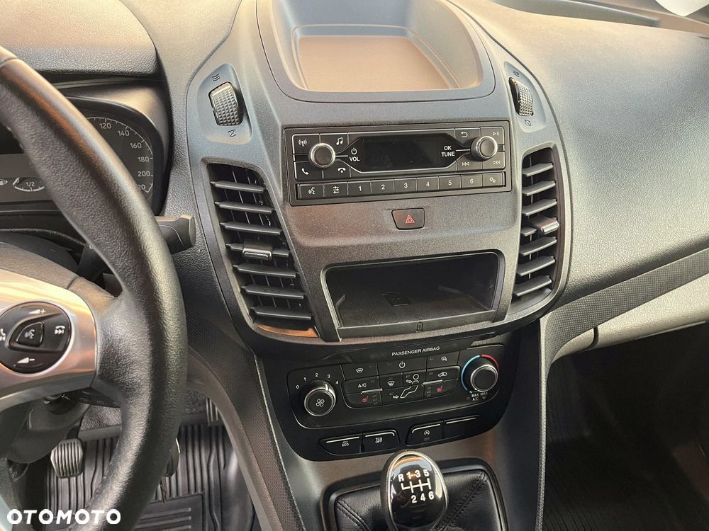 Ford Transit Connect - 22