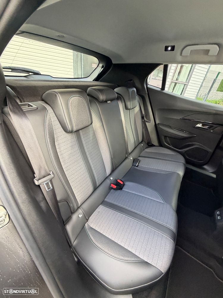 Peugeot 2008 1.5 BlueHDi Allure Pack EAT8 - 14