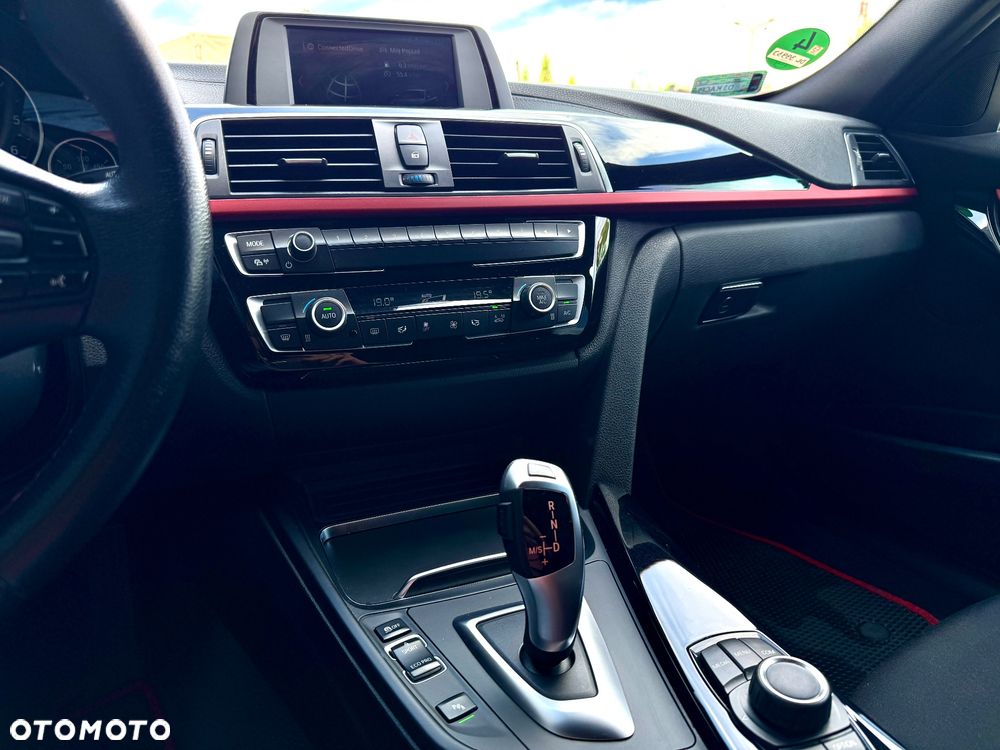 BMW Seria 3 318d Sport Line - 12