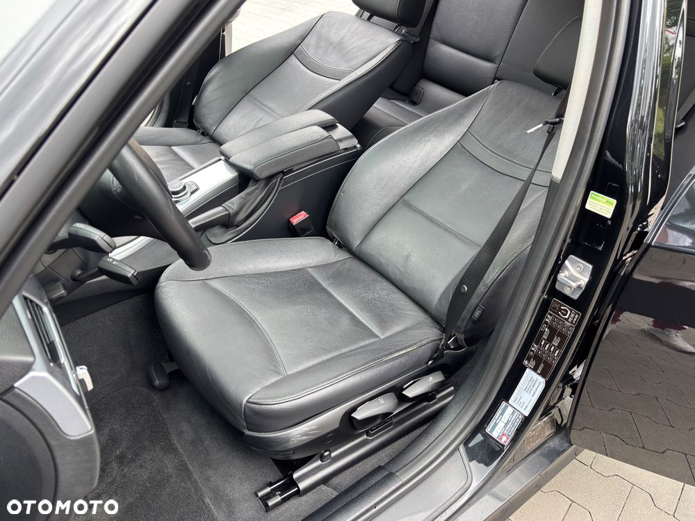 BMW Seria 3 320i - 27