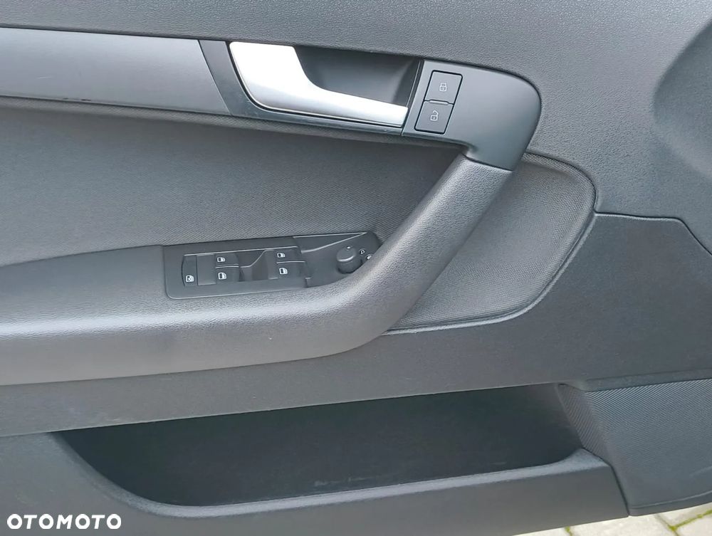 Audi A3 Sportback 1.6 TDI DPF Ambiente - 10