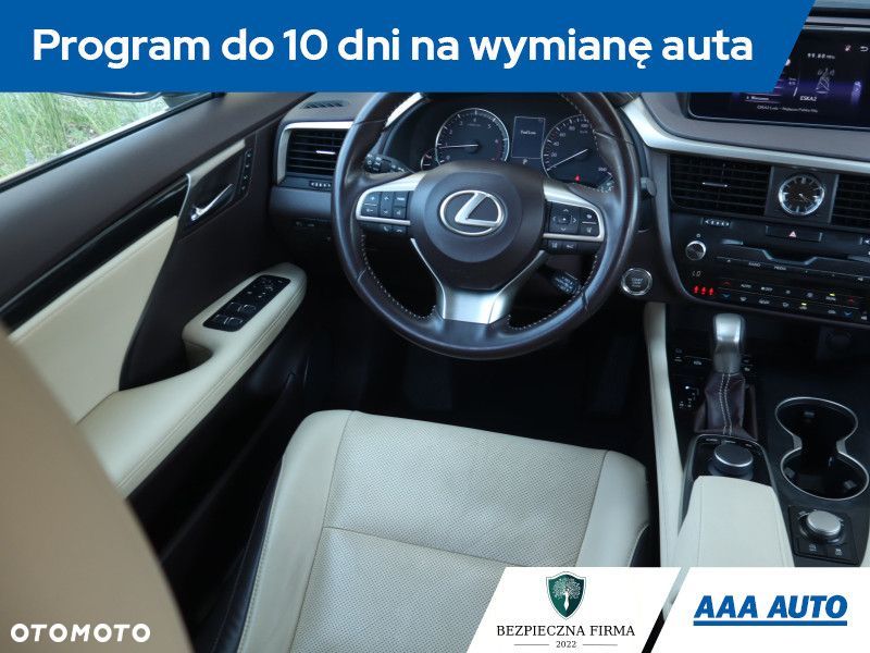 Lexus RX - 9