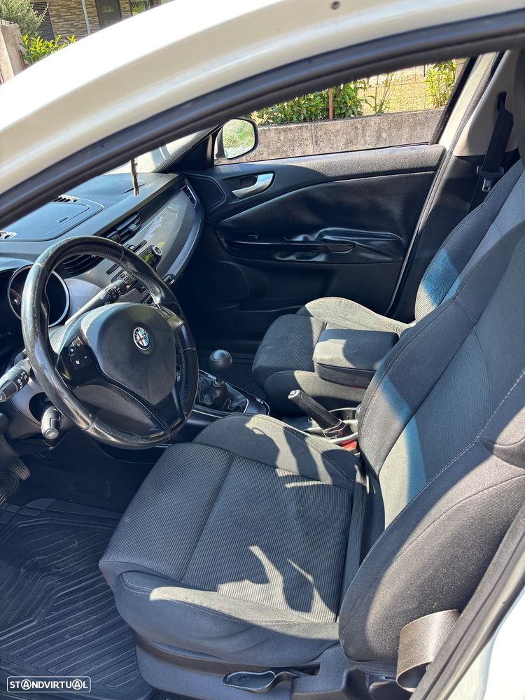 Alfa Romeo Giulietta 1.6 JTDM Distinctive - 10