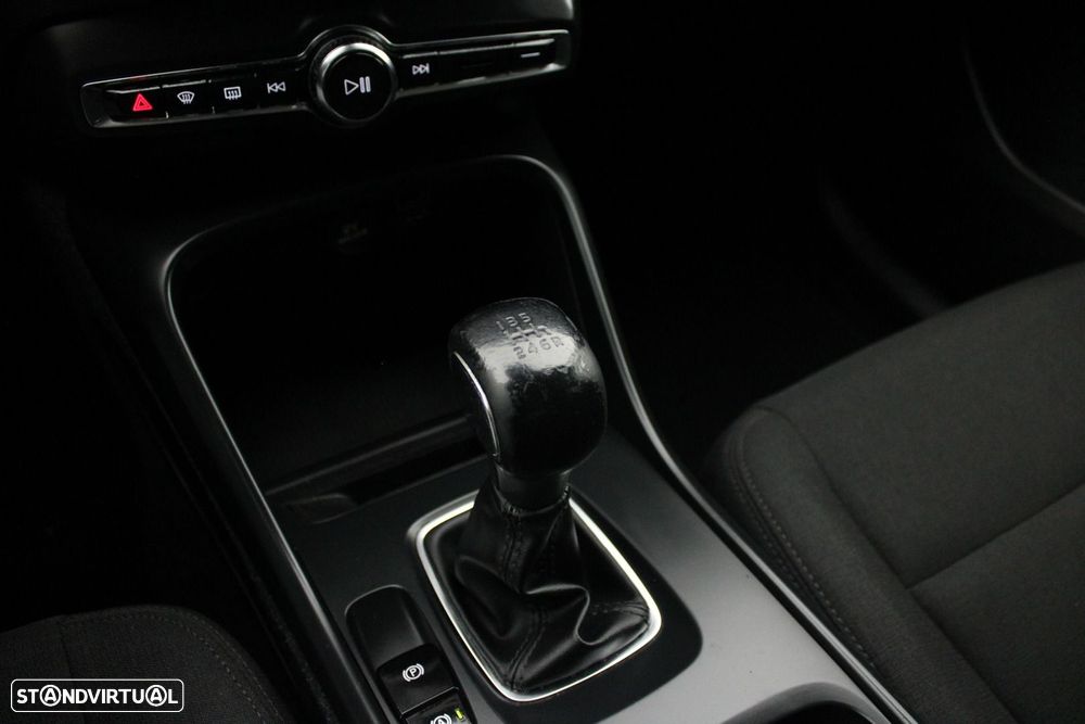 Volvo XC 40 1.5 T2 Momentum Core - 23