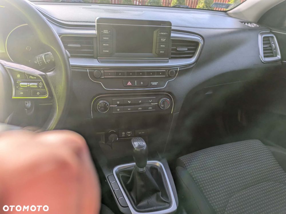 Kia Ceed 1.4 S - 12
