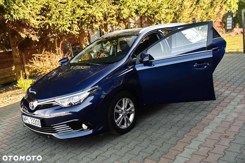 Toyota Auris 1.6 D-4D Design Edition - 8