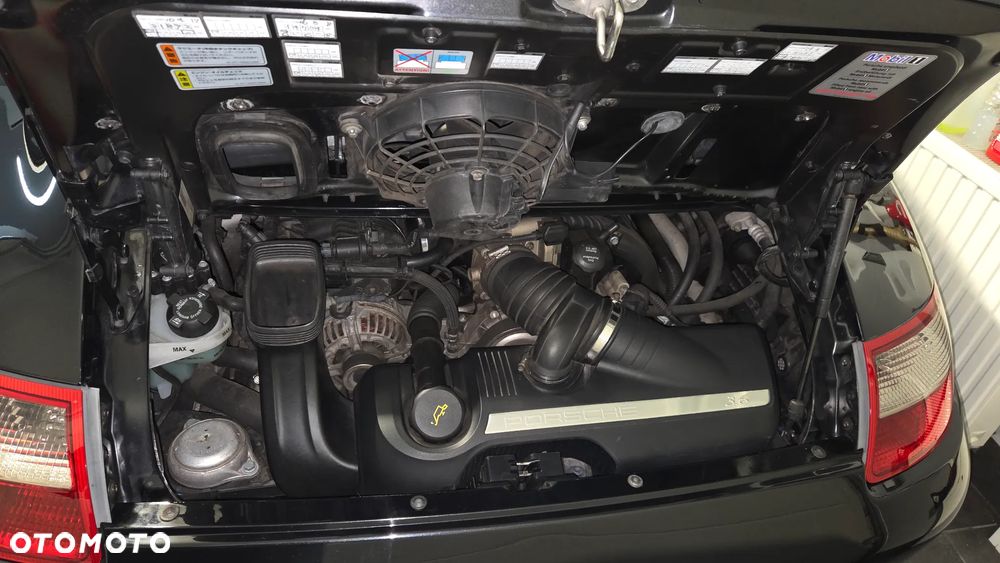 Porsche 911 Carrera Tiptronic S - 18