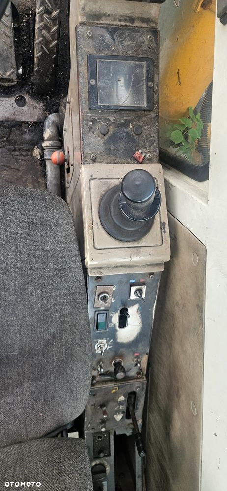 Hyundai ROBEX 200W-2 - 8
