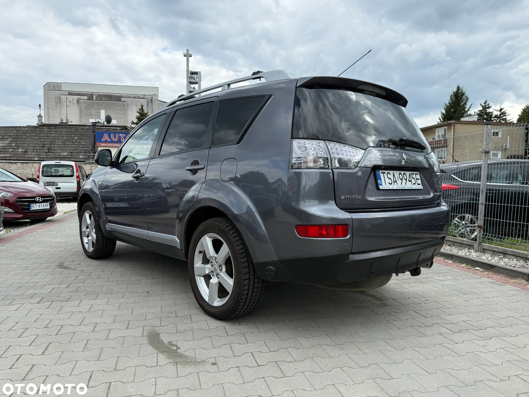 Mitsubishi Outlander 2.4 Intense + - 16