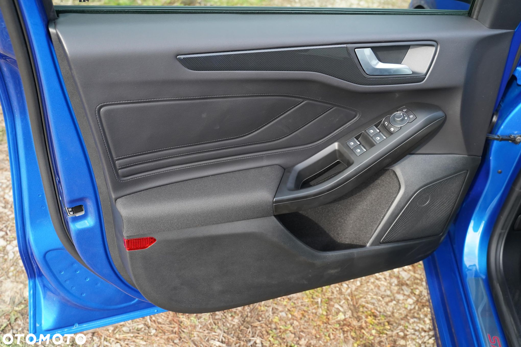 Ford Focus 1.0 EcoBoost mHEV ST-Line X - 12