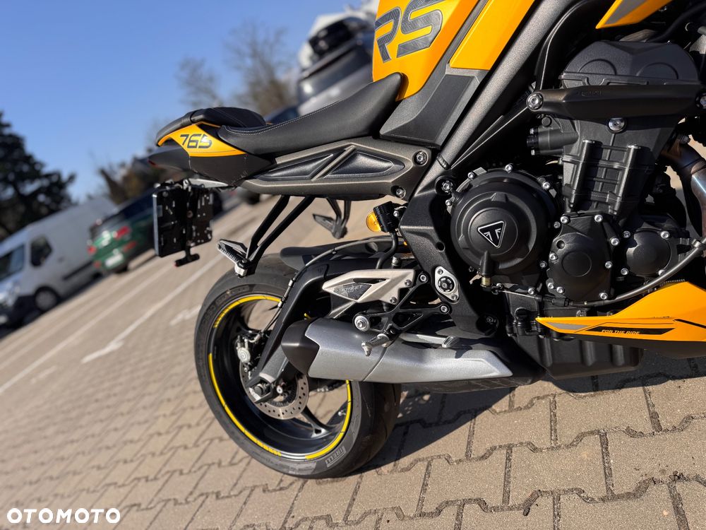 Triumph Street Triple - 12