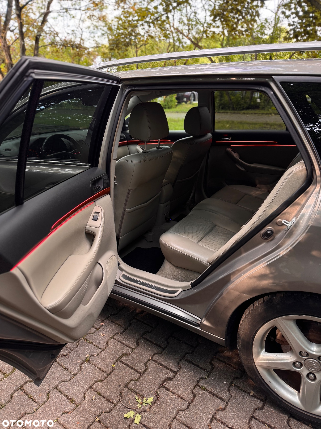 Toyota Avensis - 11