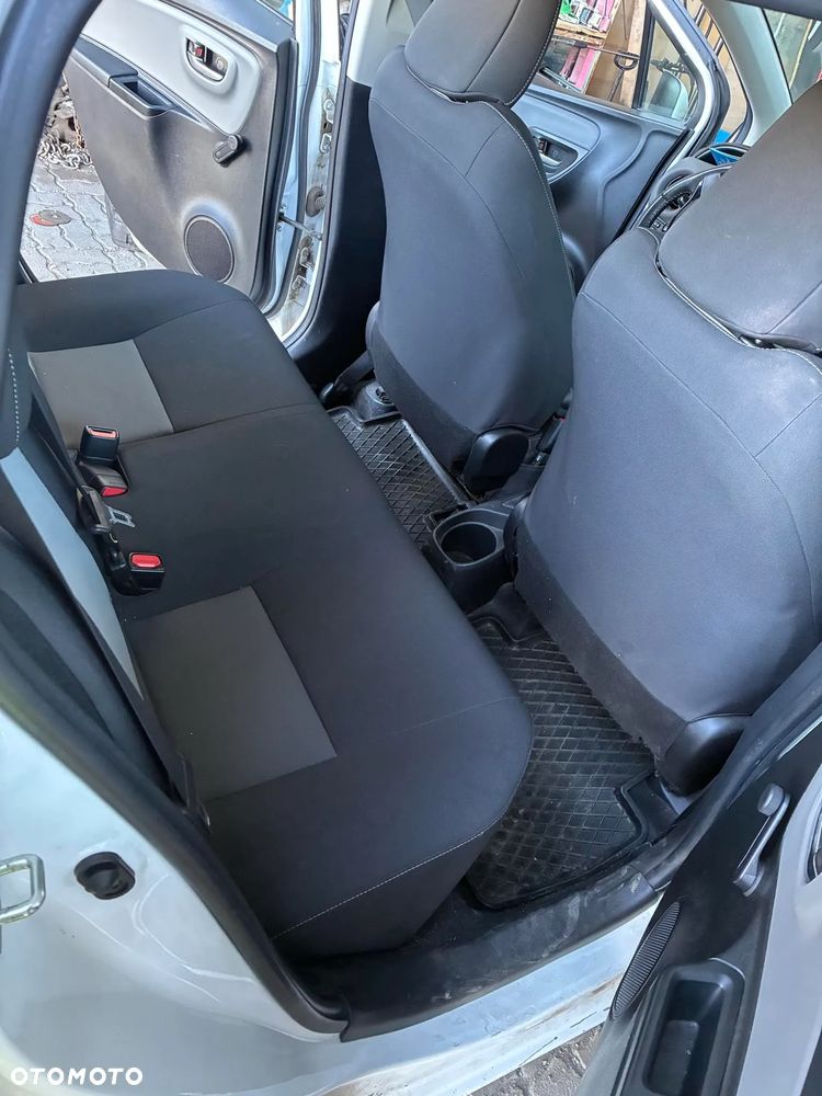 Toyota Yaris 1.5 Premium - 8